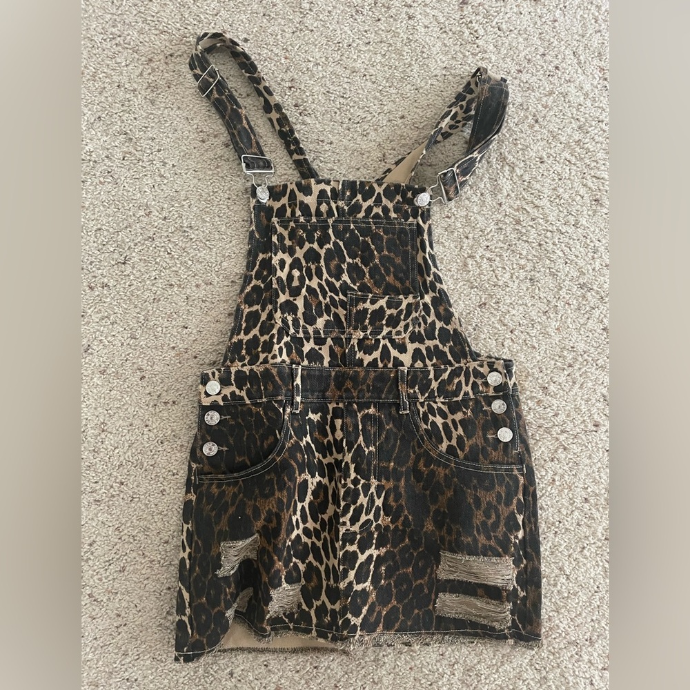 NWT Edikted Leopard Overalls